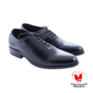 Salvare Wholecut Sepatu Formal Pria SS-018