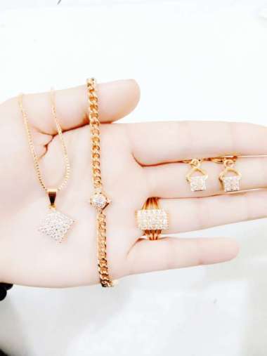 Perhiasan Xuping Asli dengan dilapisi Emas 18k & 24k