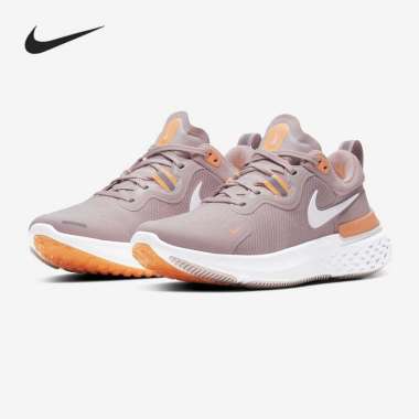 react element 55 se white  and  pure platinum