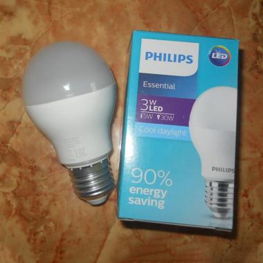PHILIPS Essential Bohlam Lampu LED [3 Watt] putih