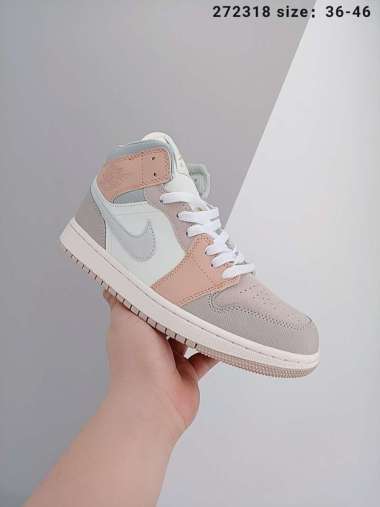 Jual Sepatu Mid Low Nike Jordan Terbaik April 2022 - Harga Murah \u0026 Gratis  Ongkir - Blibli