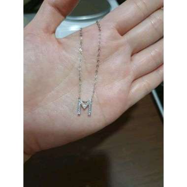 Set kalung dan liontin inisial huruf M white elegant emas asli