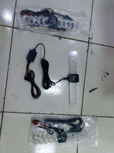 Antena Tuner/Tv Mobil Xpander Original 100% (Kode 6190)) Multicolor