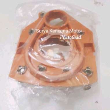 Fiting piting fitingan rumah bohlam lampu depan Vespa PX
