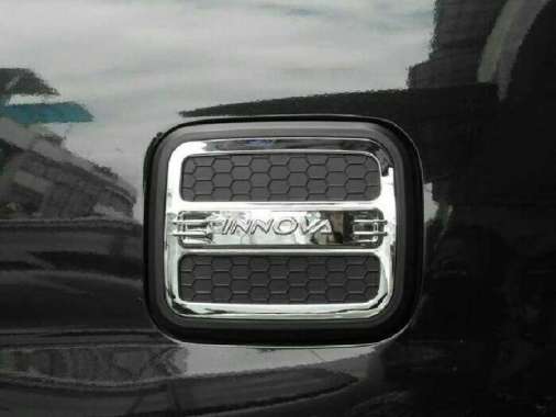 Tank Cover Grand Innova Model Luxury Black