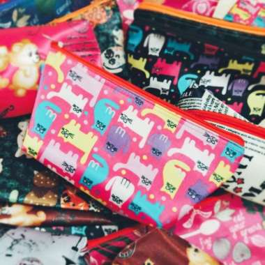 Souvenir Pernikahan dompet souvenir dompet kosmetik promosi perusahaan