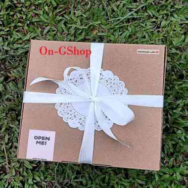 Box Hampers with Pita Ribbon Satin Kotak Kado Gift Free Sticker Custom ( no brand ) 15x10x5 cm