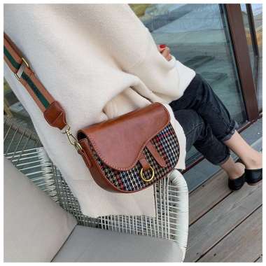 Jual Tas Selempang Kecil Wanita Terbaru Harga Murah Blibli Com