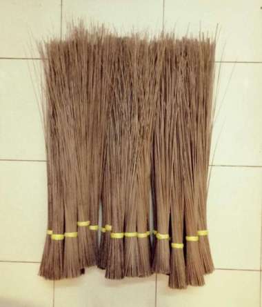 Sapu Lidi Daun Kelapa Kering