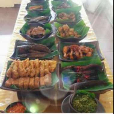 Piring prasmanan gerabah tanah liat / tempat prasmanan / tempat saji kotak