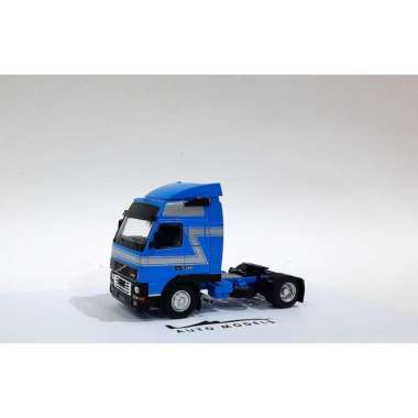 1:43 IXO VOLVO FH12 BLUE- SILVER