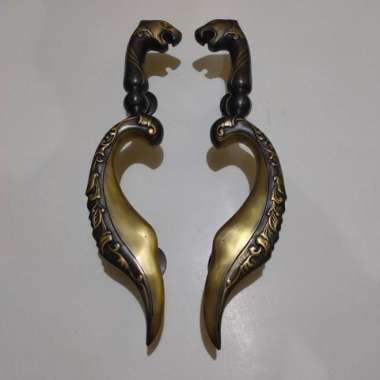 Handle Pintu Rumah Kuningan Motif Kujang Ukir 47 cm - antik