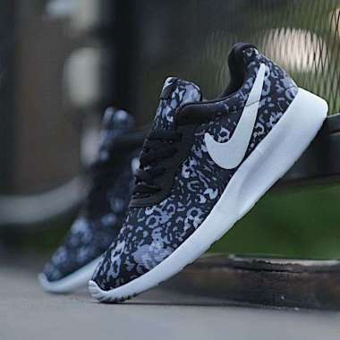 nike tanjun leopard print