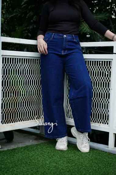 Harga Jeans Boyfriend Wanita Warna Navy 