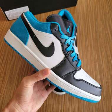 Air Jordan 1 Low SE Laser Blue || white unc university