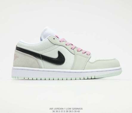 Nike Air Jordan 1 Low Original Terbaru Juni 2022 | Blibli