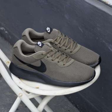brd-16493_arimbi-sepatu-sneakers-pria 