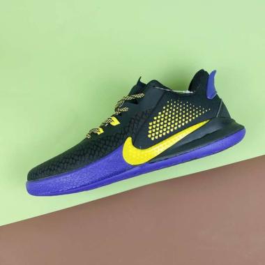 kobe mid top basketball shoes