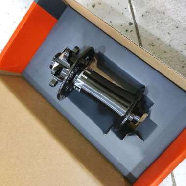 ENTITY HUB FRONT OLD110 6BLT BOOST Y21, F32, B