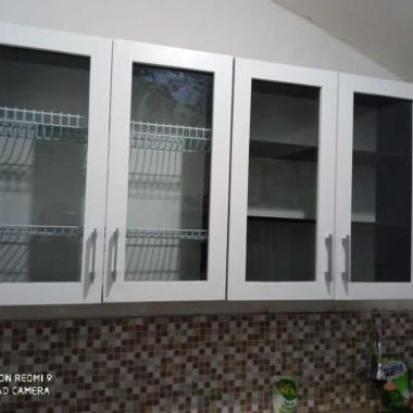 RAK PIRING LEMARI GANTUNG DAPUR KITCHENSET ATAS 4 PINTU KOMBINASI HITAM PUTIH RAK PIRING