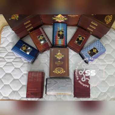 Sarung Wadimor Singgasana