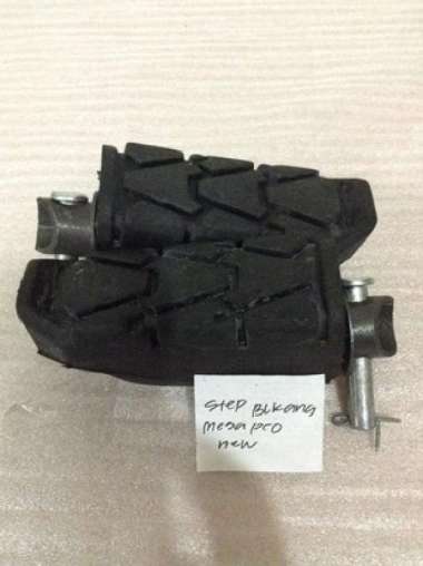 Footstep Belakang Honda Megapro New merk WKK
