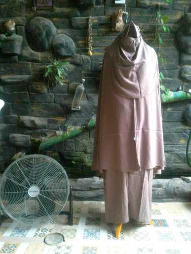 Gamis Akhwat Set Cadar XL Hitam