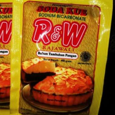 Soda kue bahan pengembang kue R&W rajawali soda kue