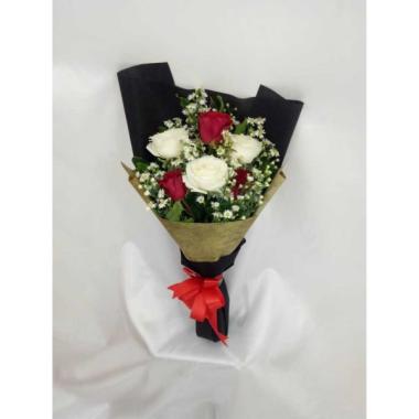 Buket bunga mawar asli hadiah ulang tahun Hitam JABODETABEK