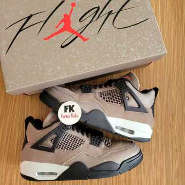 Air Jordan 4 Retro Taupe Haze || university blue white cement oreo