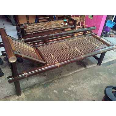 kursi malas tempat tidur bahan bambu