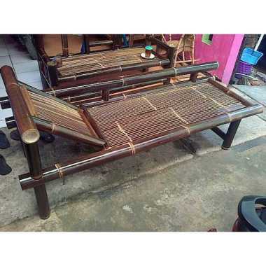 Kursi malas bahan bambu