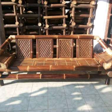 bangku panjang bale bale bambu
