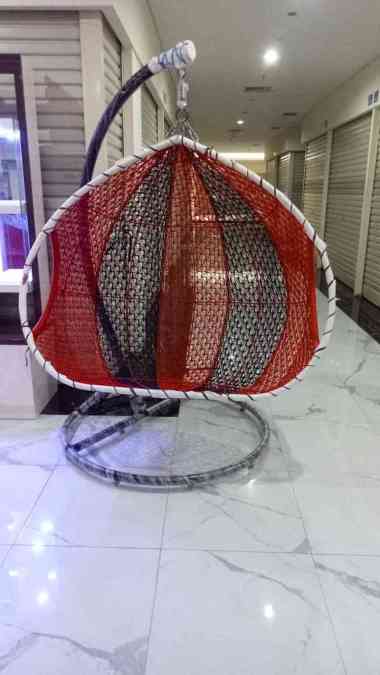 Ayunan Rotan Sintetis