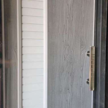 pintu kamar mandi pvc motif aluminium grey urat kayu jati minimalis