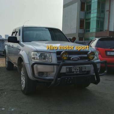 Tanduk Ford Everest Model pipa besi Black