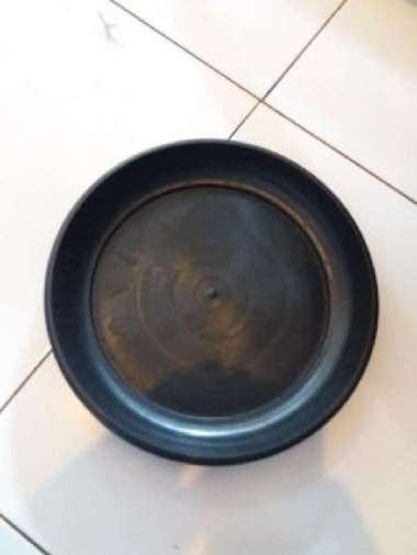 tatakan pot merk globallion 12//tatakan pot 30cm.