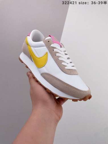 nike daybreak sneakers in beige and yellow