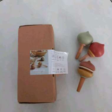MAINAN GASING KAYU WOODEN SPINNING TOP MERK TWINKLE WELL