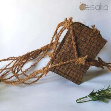 pot anggrek gantung model kotak sabut kelapa ram besi lebar