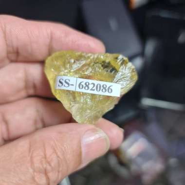 CITRINE GEMMY ROUGH BRAZIL SS680002