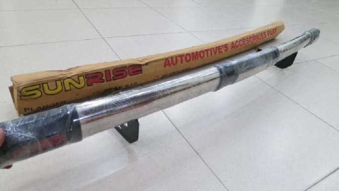 BEMPER BELAKANG DAIHATSU LUXIO STAINLESS OVAL REFLEKTOR