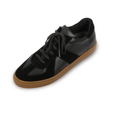 Riley's The German Army Trainer in Black 42