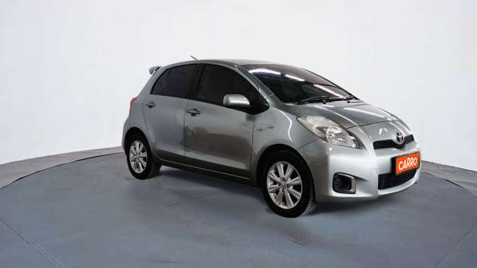 Toyota Yaris J MT 2012 Silver