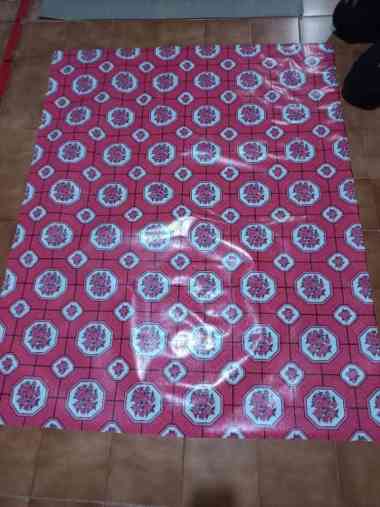 Karpet Taplak Plastik Vinyl untuk Lantai Alas Meja Kotak Pink meteran merah kotak