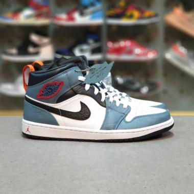Nike Air Jordan 1 Mid Original Terbaru Mei 2022 | Blibli