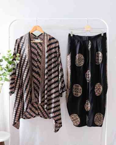 ONESET OUTER BERLENGAN BATIK HITAM ATASAN KONDANGAN CELANA KULOT BATIK LEBARAN KONDANGAN OUTER BERLE