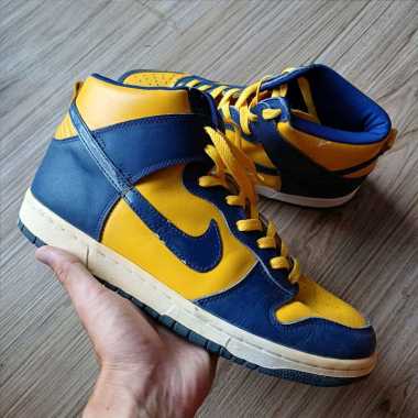 Nike Dunk High LE Vintage Michigan 1998