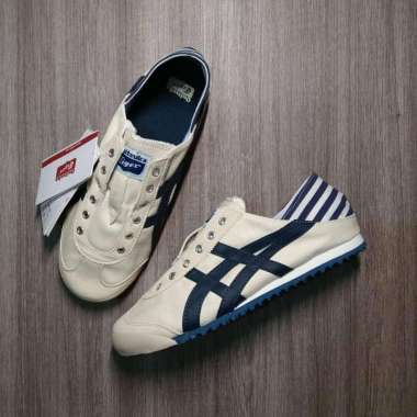 harga sepatu asics tiger