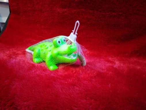 mainan anak buaya karet bunyi